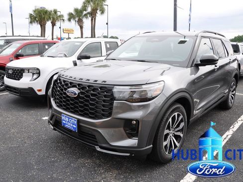 New 2026 Ford Explorer ST-Line RWD image 1