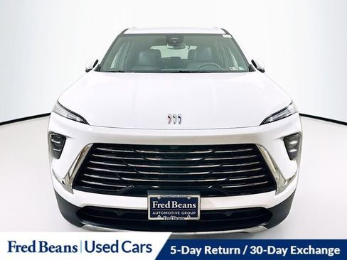 Used 2025 Buick Enclave Preferred image 2