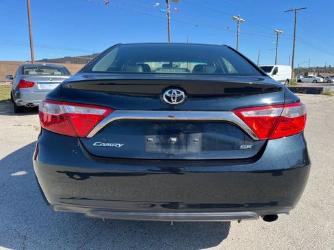 Used 2016 Toyota Camry SE image 4