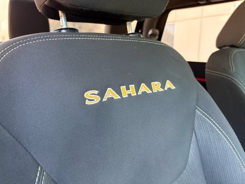 Used 2016 Jeep Wrangler Sahara w/ Connectivity Group AWD/4WD image 27