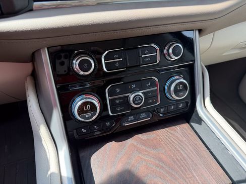 Used 2024 GMC Yukon Denali w/ Max Trailering Package AWD/4WD image 23