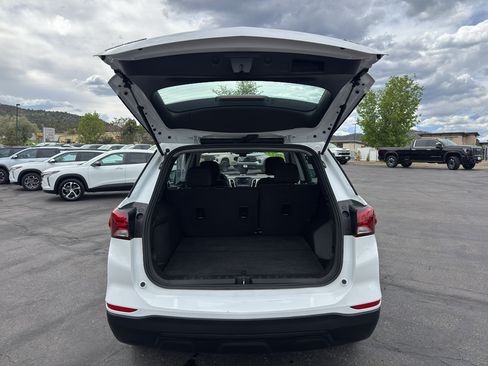 Used 2023 Chevrolet Equinox LS AWD/4WD image 10