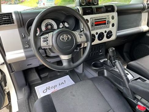 Used 2014 Toyota FJ Cruiser 4WD w/ Convenience Package image 10