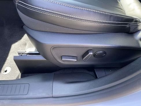 New 2025 Ford Escape SE w/ PHEV Premium Package FWD image 11