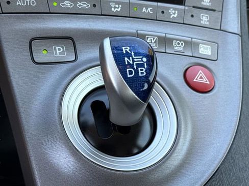 Used 2014 Toyota Prius Three FWD image 33