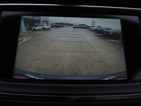 Used 2018 Buick Enclave Essence FWD image 31