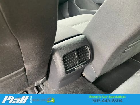 Used 2019 Volkswagen e-Golf SE w/ Driver Assistance Package FWD image 40