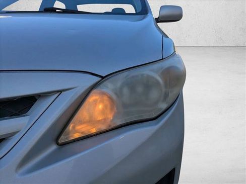 Used 2011 Toyota Corolla LE image 9
