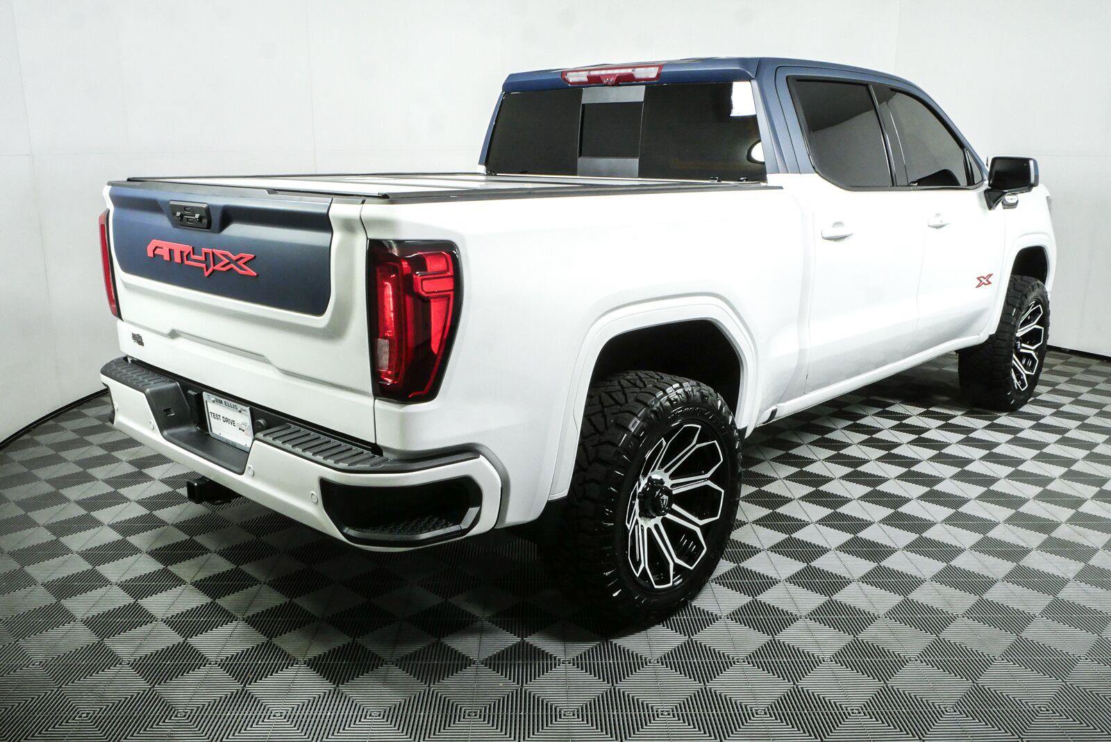 Used 2022 GMC Sierra 1500 AT4X AWD/4WD image 3