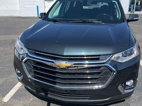 Used 2021 Chevrolet Traverse LT FWD image 5