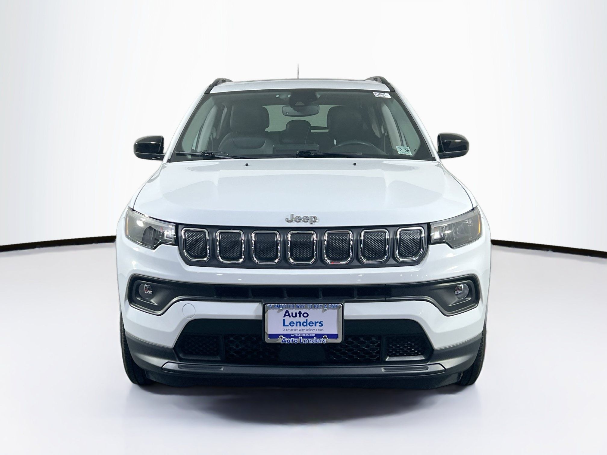 Used 2022 Jeep Compass Latitude w/ Sun and Sound Group AWD/4WD image 2