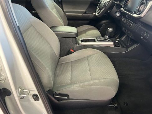 Used 2021 Toyota Tacoma SR5 image 9