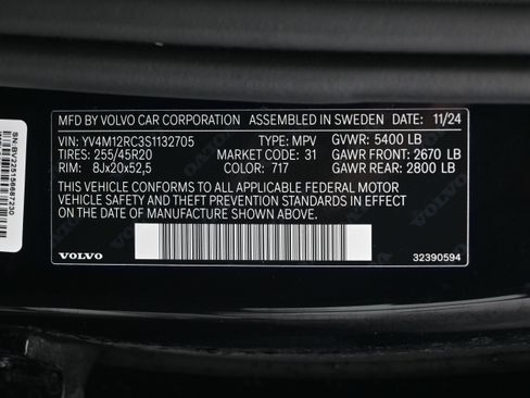 Used 2025 Volvo XC60 B5 Plus image 35