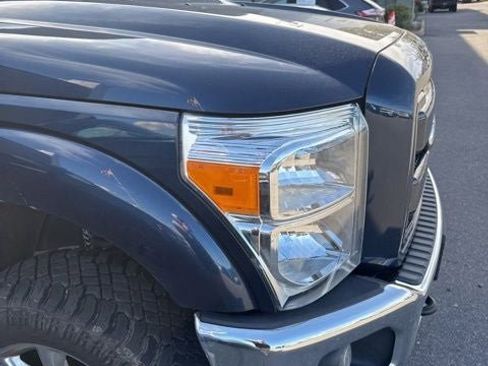 Used 2015 Ford F250 Lariat w/ Lariat Ultimate Package image 4