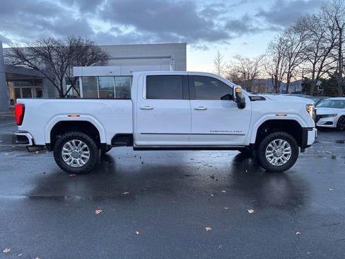 Used 2024 GMC Sierra 2500 Denali Ultimate image 11