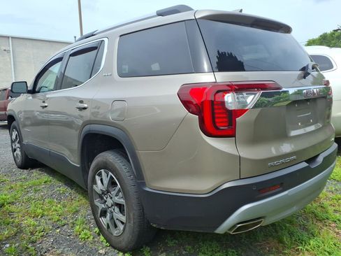 Certified 2023 GMC Acadia SLE w/ Driver Convenience Package AWD/4WD image 3