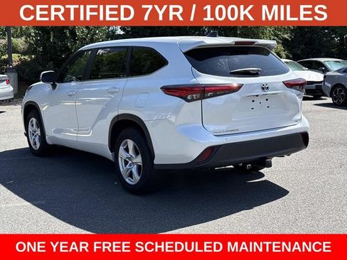 Used 2023 Toyota Highlander LE FWD image 4
