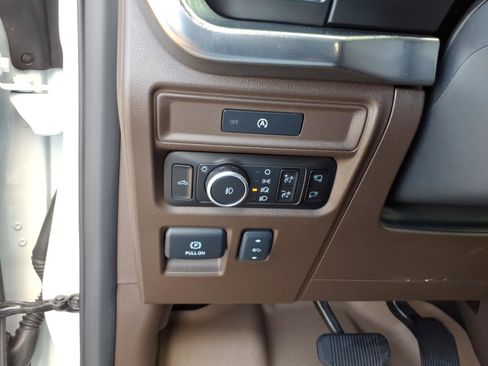 Used 2025 Ford F150 King Ranch w/ FX4 Off-Road Package image 19