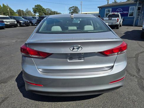 Used 2017 Hyundai Elantra SE FWD image 4