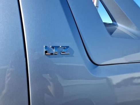 Used 2012 Chevrolet Avalanche LTZ image 19