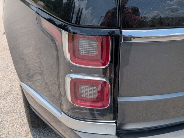 Used 2019 Land Rover Range Rover LWB SV Autobiography AWD/4WD image 12