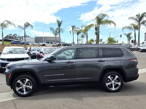 New 2026 Jeep Grand Cherokee L Limited RWD image 2