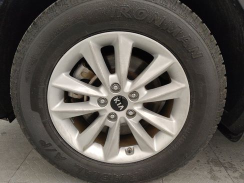 Used 2019 Kia Sorento LX image 31