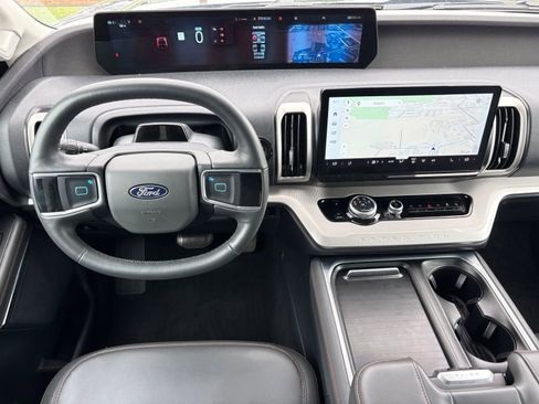 Used 2025 Ford Expedition Max Active AWD/4WD image 18