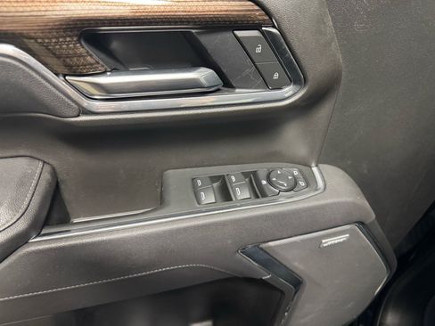 Used 2025 Chevrolet Silverado 1500 LT Trail Boss w/ Convenience Package II AWD/4WD image 14