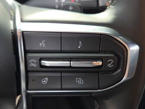 Used 2025 GMC Yukon Denali AWD/4WD image 24