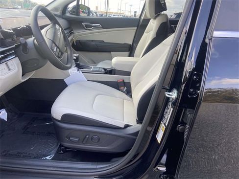 New 2026 Kia Sportage EX image 11