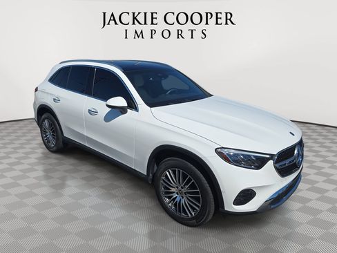 Certified 2026 Mercedes-Benz GLC 300 4MATIC image 3