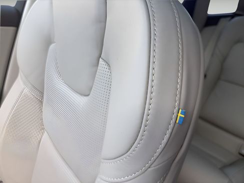 New 2026 Volvo XC60 T8 Ultra w/ Protection Package Premier image 16