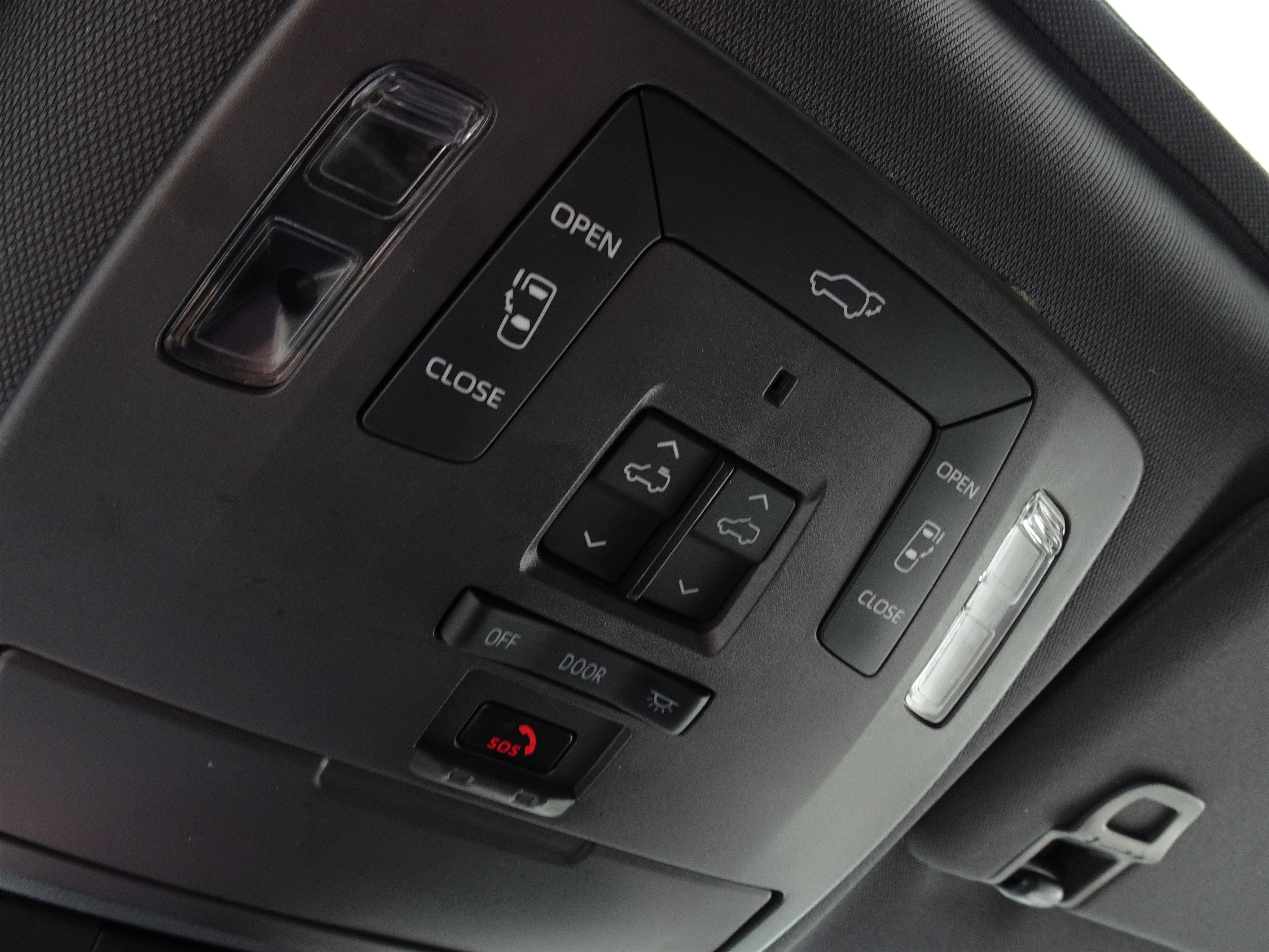 Used 2021 Toyota Sienna Platinum FWD image 25