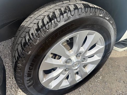 Used 2015 Toyota Sequoia Platinum AWD/4WD image 32