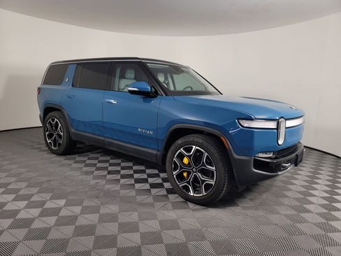 Used 2023 Rivian R1S Launch Edition image 7