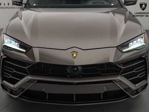 Used 2022 Lamborghini Urus image 9