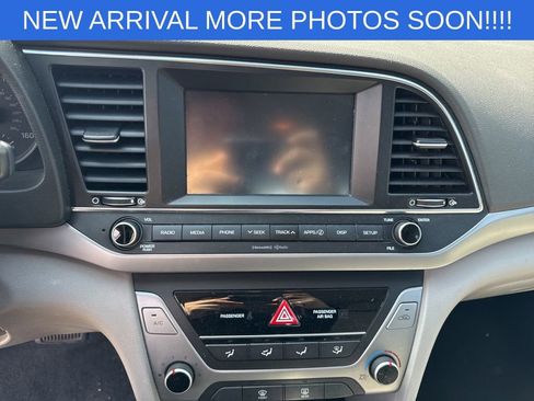 Used 2018 Hyundai Elantra SEL FWD image 13