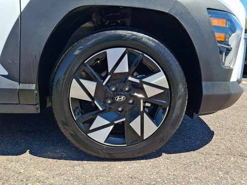 Used 2025 Hyundai Kona SEL FWD image 8