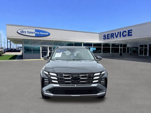 Used 2025 Hyundai Tucson Limited FWD image 3