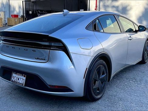 Used 2023 Toyota Prius Prime FWD image 4