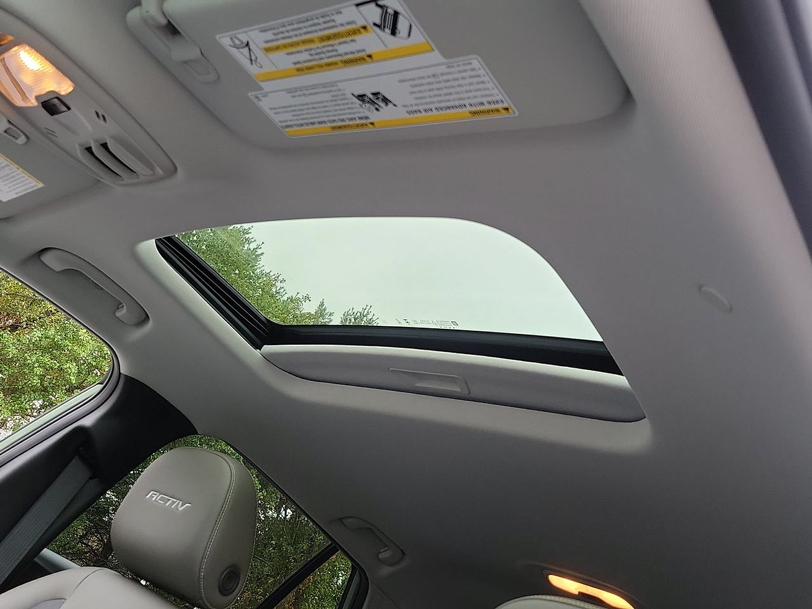 Used 2025 Chevrolet Trax ACTIV w/ Sunroof Package FWD image 18