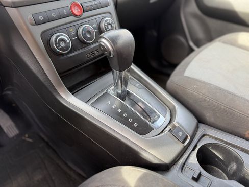 Used 2013 Chevrolet Captiva Sport LS image 18