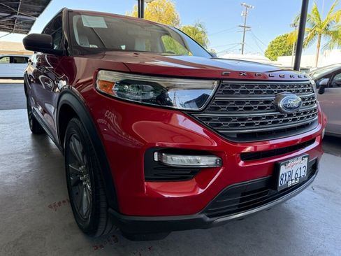 Used 2021 Ford Explorer XLT w/ Equipment Group 202A RWD image 9