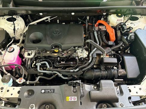 Certified 2025 Toyota RAV4 LE AWD/4WD image 28