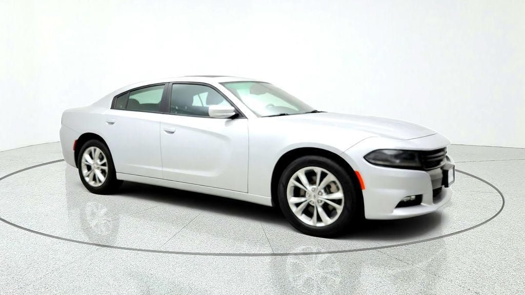Used 2022 Dodge Charger SXT w/ Driver Convenience Group AWD/4WD image 3