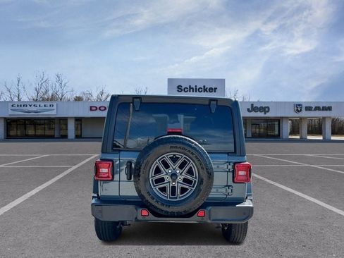 Used 2024 Jeep Wrangler Unlimited Sport AWD/4WD image 4