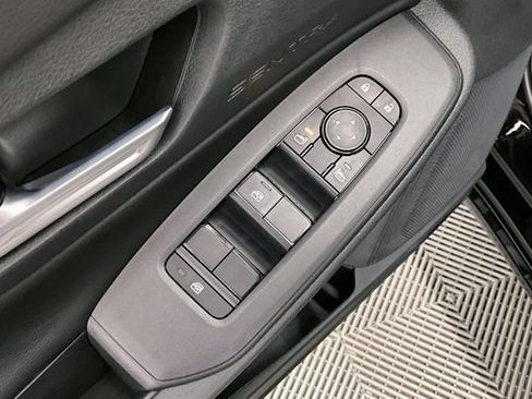 New 2026 Nissan Sentra SV w/ SV Convenience Package FWD image 31