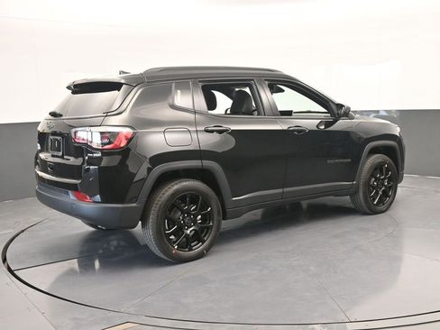 New 2026 Jeep Compass Latitude image 6