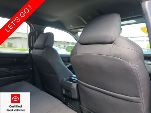 Certified 2025 Toyota Tacoma SR5 AWD/4WD image 16